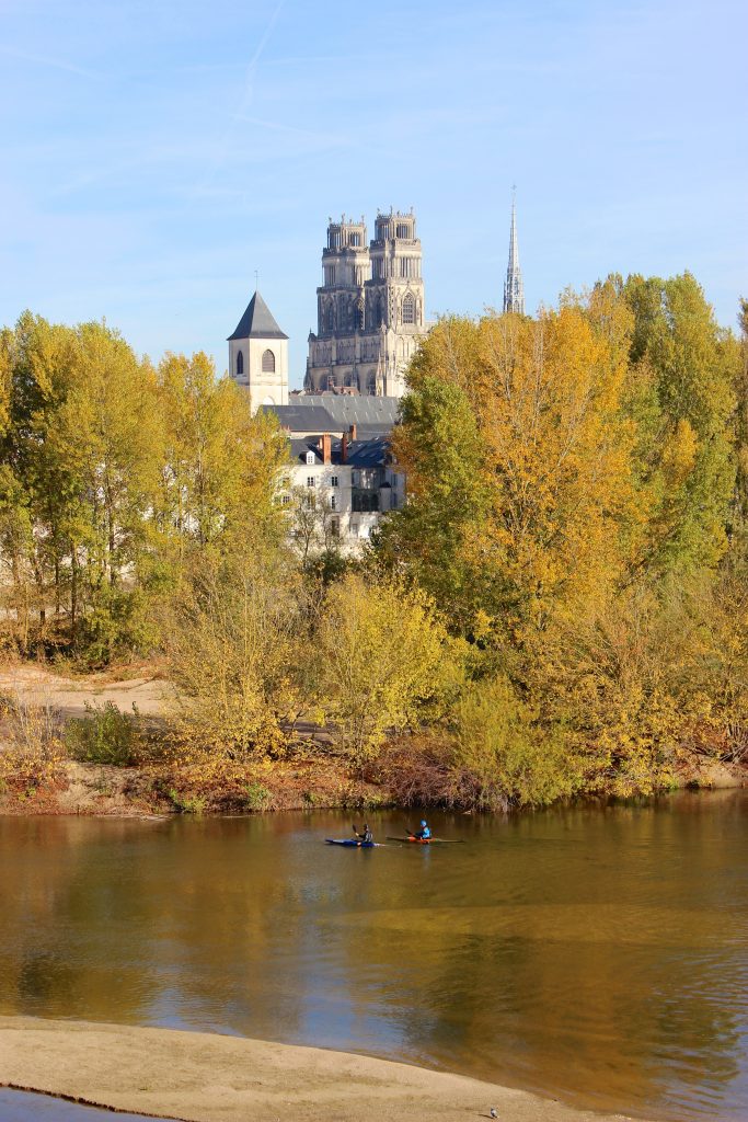 Cathédrale Orléans Loire canoë photo libre de droits
