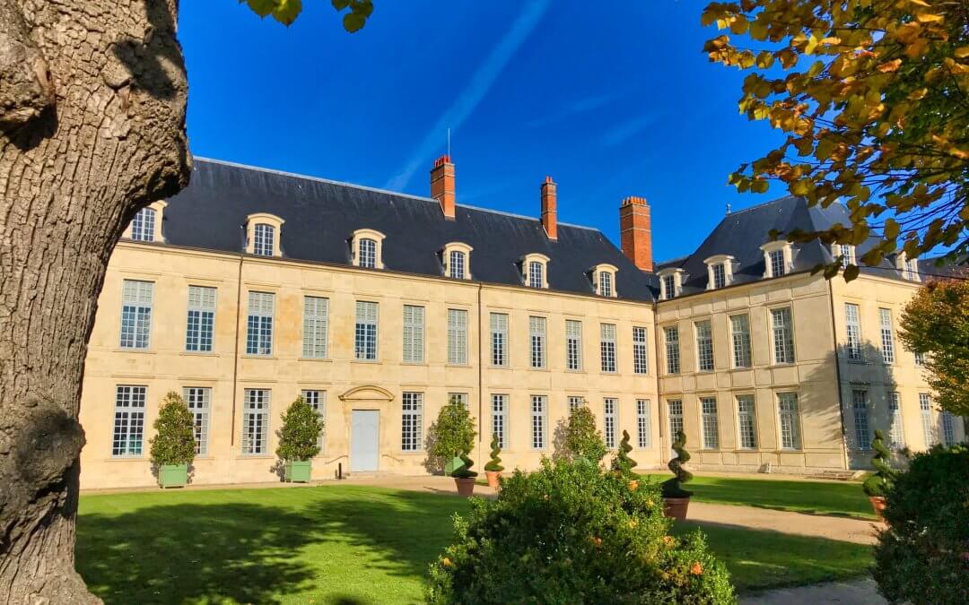 Ancien &eacute;v&ecirc;ch&eacute; du 18&egrave;me si&egrave;cle