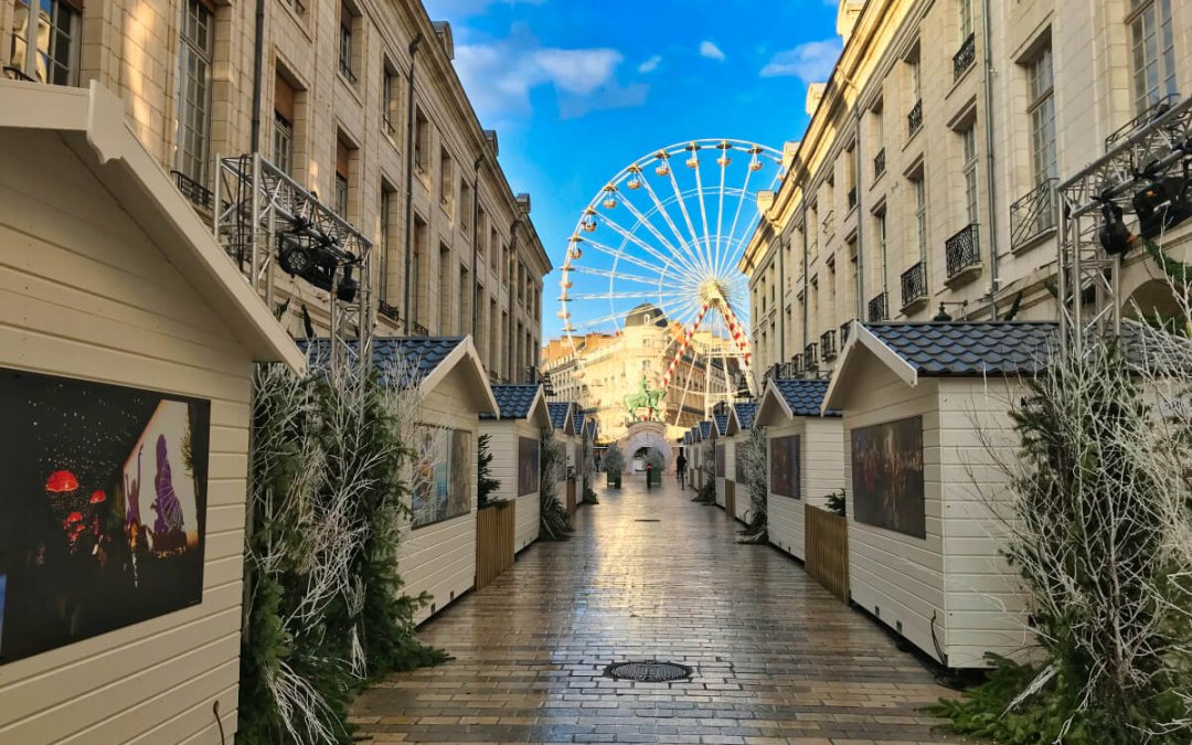 March&eacute; de No&euml;l et rue Royale