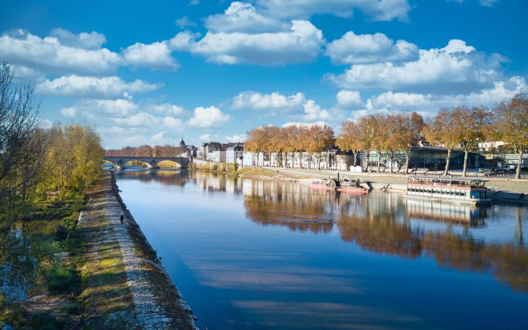 Quai du ch&acirc;telet vu de la Loire