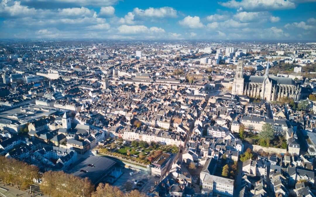 Centre ville d&rsquo;Orl&eacute;ans vu de drone